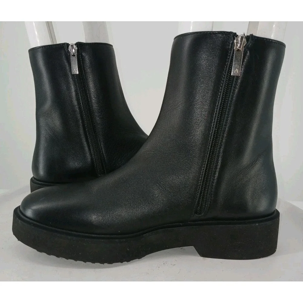 NEW Aquatalia Womens Black Leather Ankle Chelsea Lug Sole Boots Size 11. C116